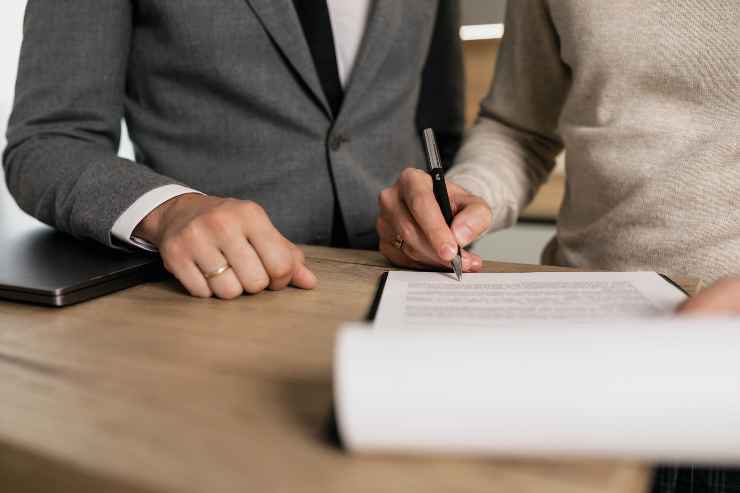 Signing estate planning documents with an attorney